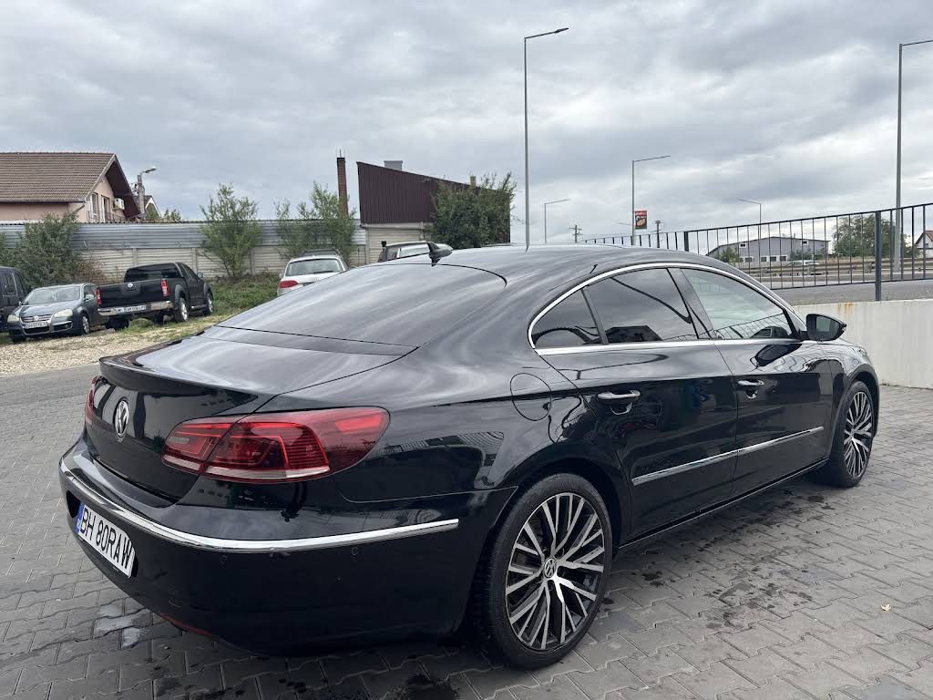 VW CC negru cu finisaj impecabil după polish profesional